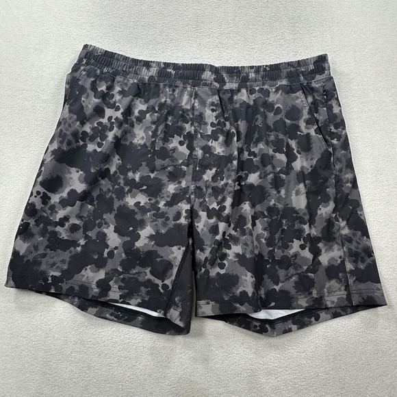 Rhone Shorts Mens 2XL Gray Camouflage Mako Tech Athletic Drawstring - Picture 1 of 12